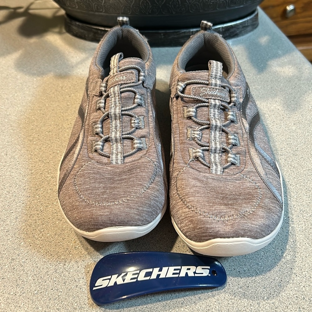 Skechers - 7.5 Gray - Air-Cooled,Memory Foam,Slip On, Athletic Shoes w/shoe horn